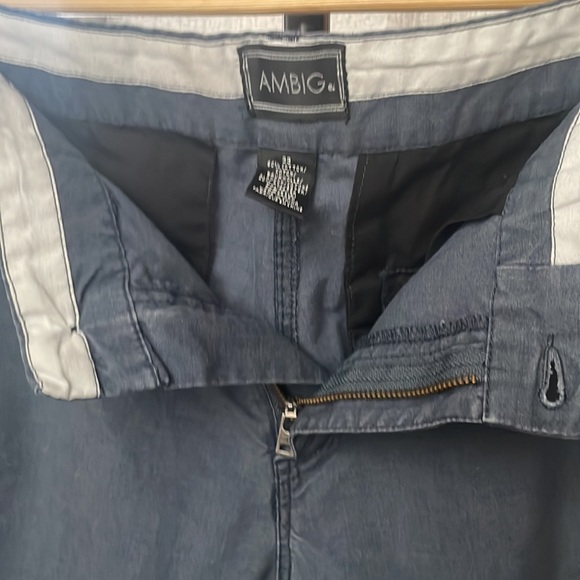 Ambiguous Skateboarding Brand Men’s Blue Mid-Length Blue Shorts - Size 33 Waist - Picture 4 of 6